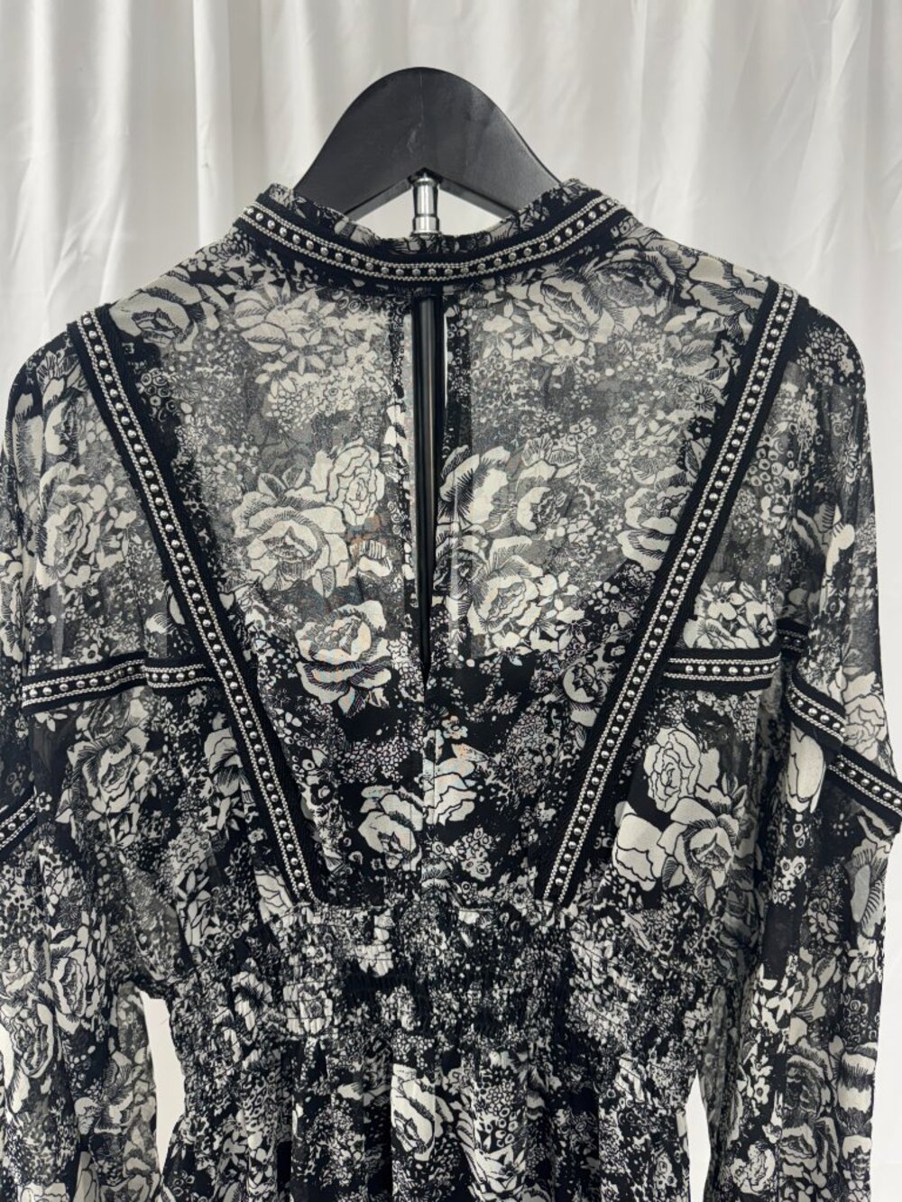 TOPSHOP Floral Stud Trim Mini Dress with stud details Black & White, Size 8 - Picture 9 of 16